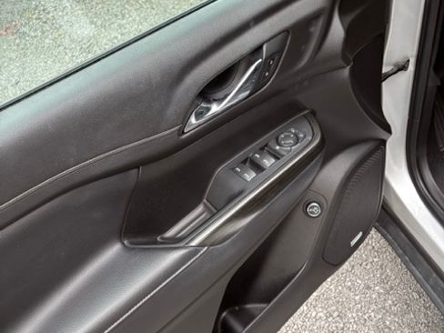 Used 2020 GMC Acadia SLT FWD image 6