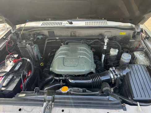 Used 2001 Isuzu Trooper S image 11