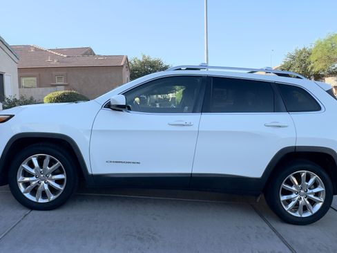 Used 2015 Jeep Cherokee Limited FWD image 1