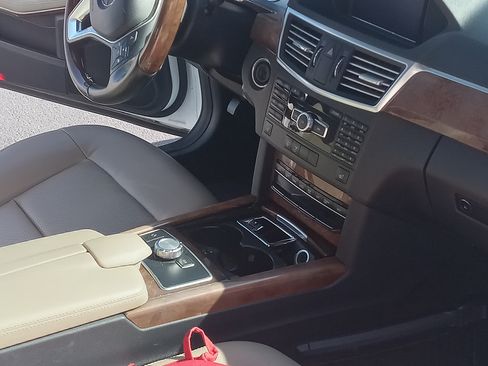 Used 2013 Mercedes-Benz E 350 Sedan image 4