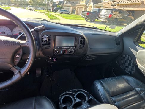 Used 2001 Ford F150 Harley-Davidson image 13