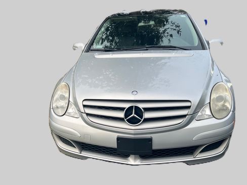 Used 2006 Mercedes-Benz R 350 4MATIC image 4