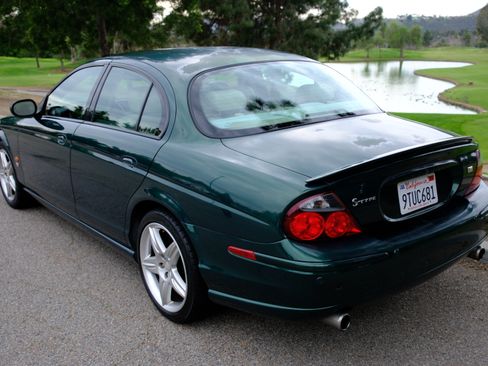 Used 2004 Jaguar S-TYPE R image 4