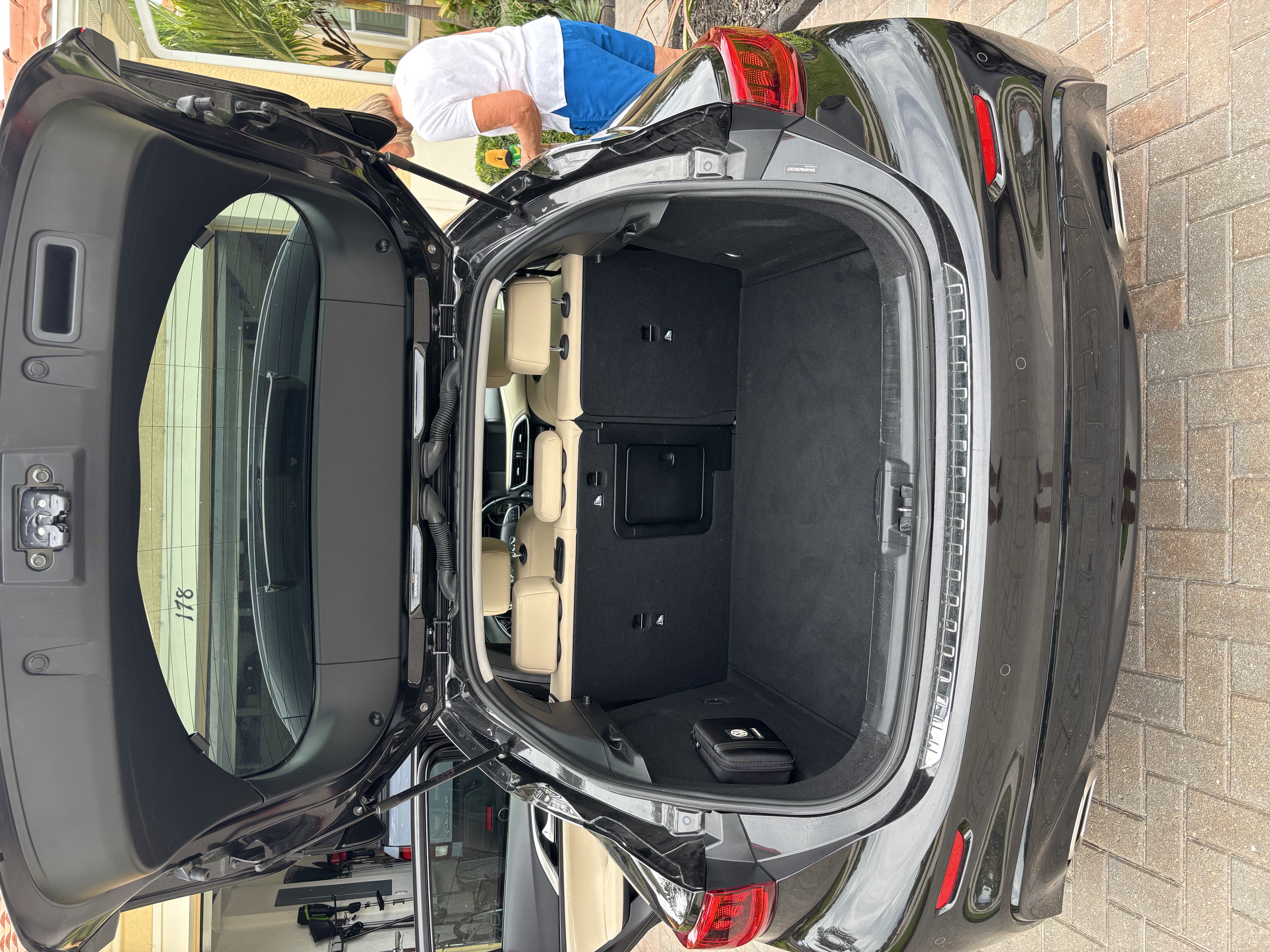 Used 2019 INFINITI QX30 w/ Navigation Package FWD image 10