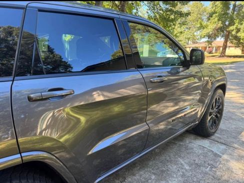 Used 2019 Jeep Grand Cherokee Altitude image 9