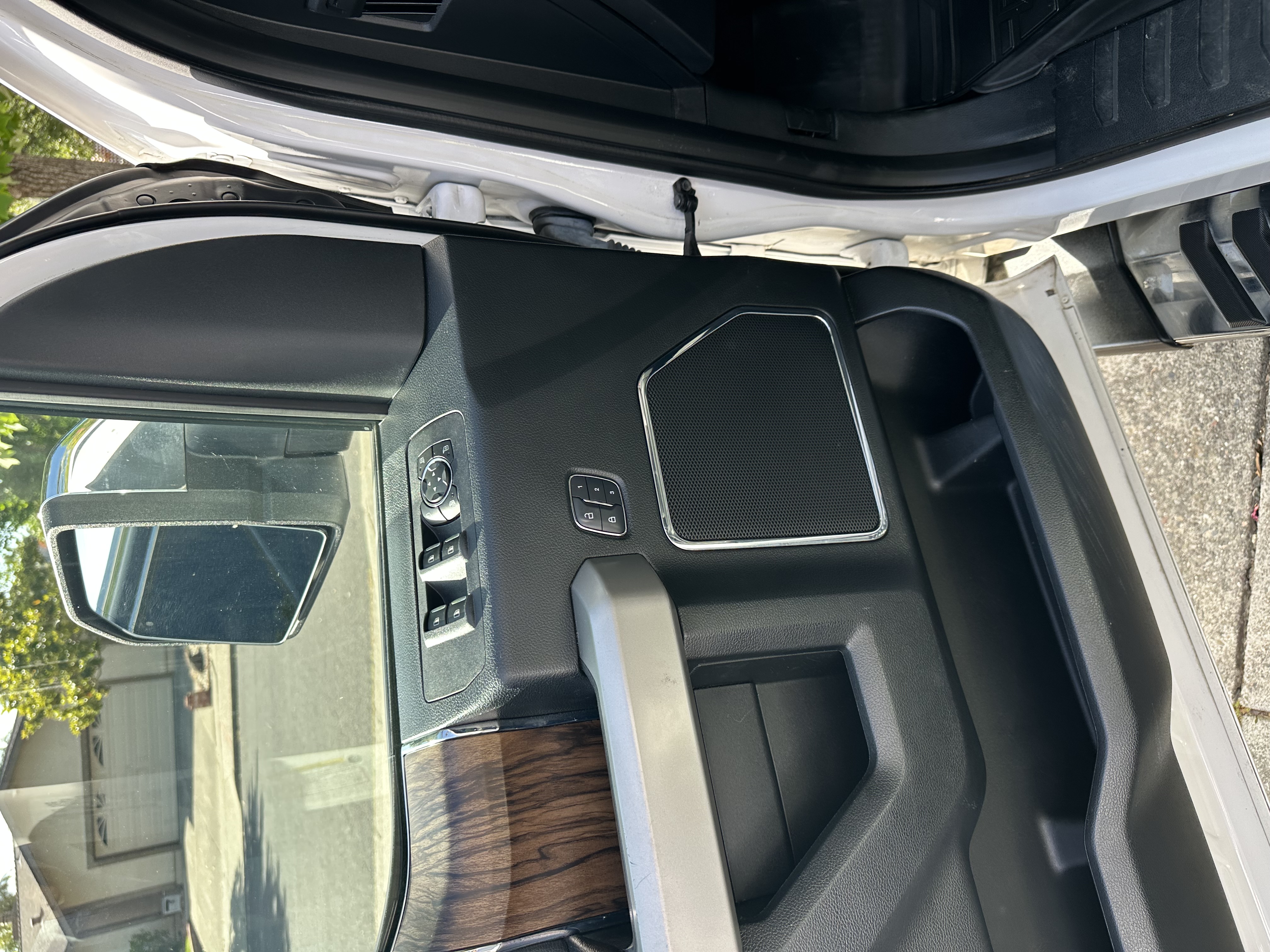 Used 2018 Ford F150 Lariat w/ Equipment Group 501A Mid AWD/4WD image 16