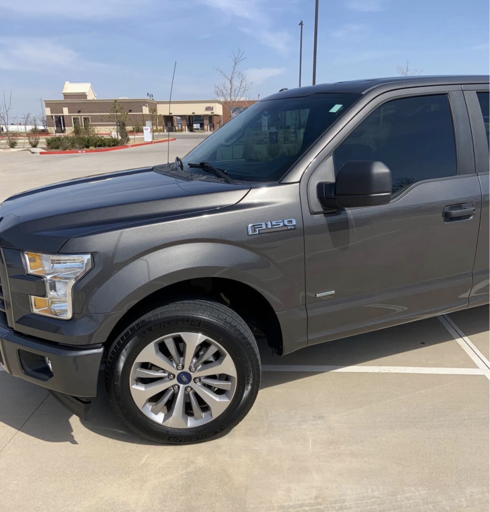 Used 2017 Ford F150 XL w/ Equipment Group 101A Mid RWD image 5