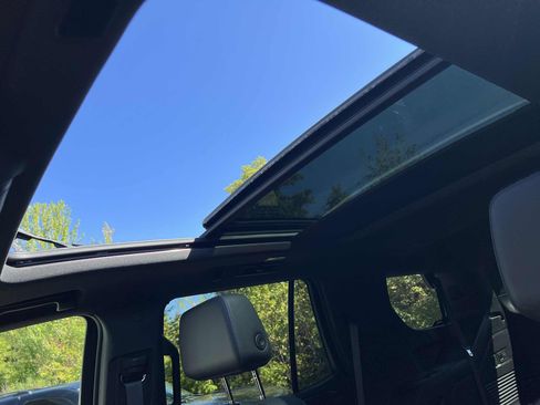 Used 2024 Chevrolet Tahoe Z71 w/ Z71 Off-Road Package image 10