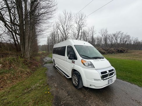 Used 2017 RAM ProMaster 2500 w/ Mopar Trailer Tow Group FWD image 2