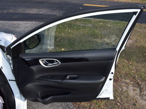 Used 2019 Nissan Sentra SV image 14