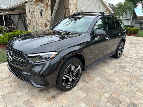 Used 2024 Mercedes-Benz GLC 300 image 2