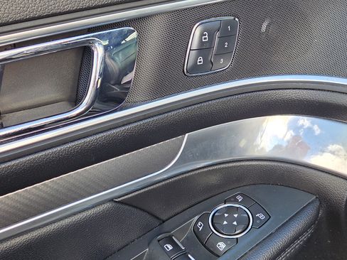 Used 2017 Ford Explorer Sport w/ Equipment Group 401A image 12