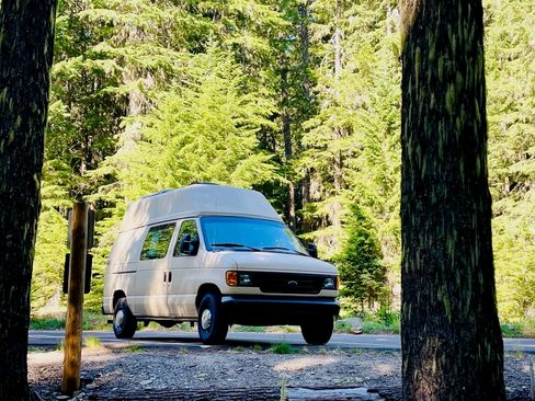 Used 2003 Ford E-250 and Econoline 250 image 2