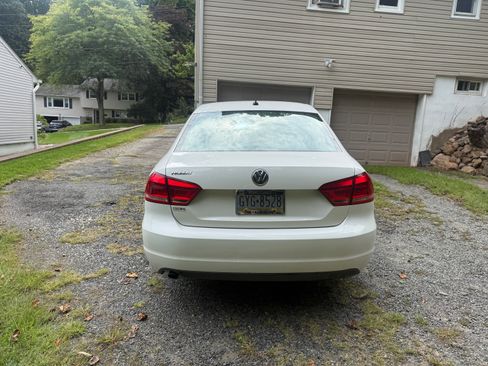 Used 2013 Volkswagen Passat 2.5 S FWD image 6