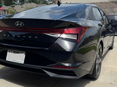 Used 2023 Hyundai Elantra SEL w/ Convenience Package FWD image 11