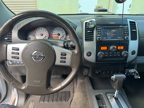 Used 2017 Nissan Frontier PRO-4X w/ Pro-4x Luxury Package image 9