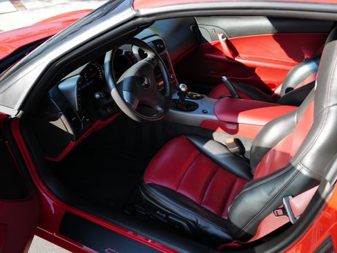 Used 2007 Chevrolet Corvette Coupe w/ Preferred Equipment Group RWD image 6