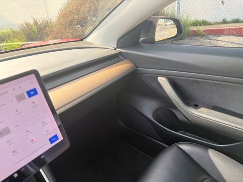 Used 2020 Tesla Model 3 Standard Range Plus image 19