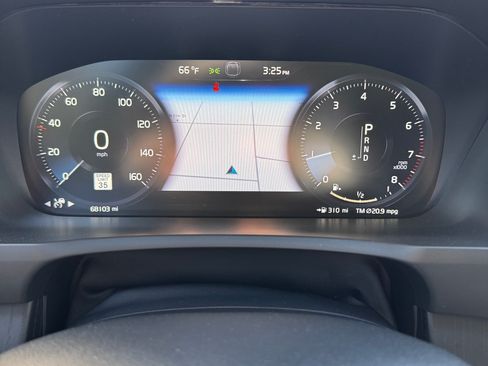 Used 2020 Volvo XC90 T6 Momentum w/ Protection Package Premier image 5