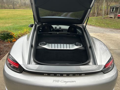 Used 2018 Porsche 718 Cayman image 11