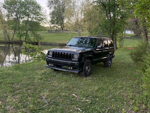 Used 1999 Jeep Cherokee 4WD 4-Door image 8