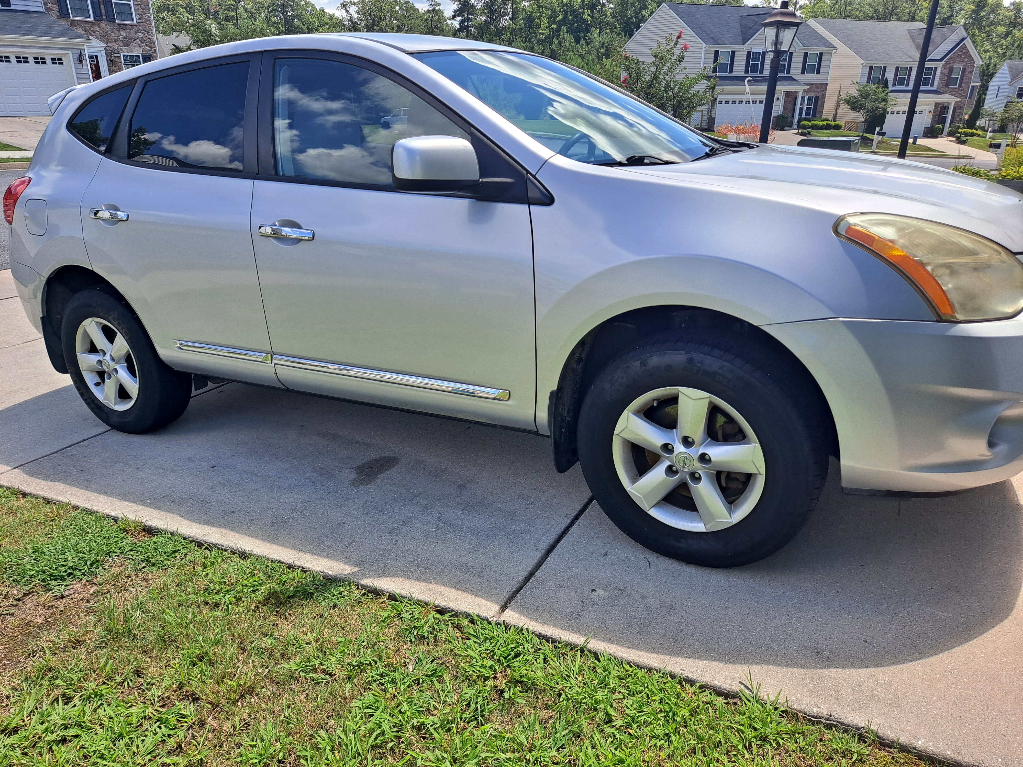 Used 2013 Nissan Rogue S w/ Special Edition Pkg FWD image 1