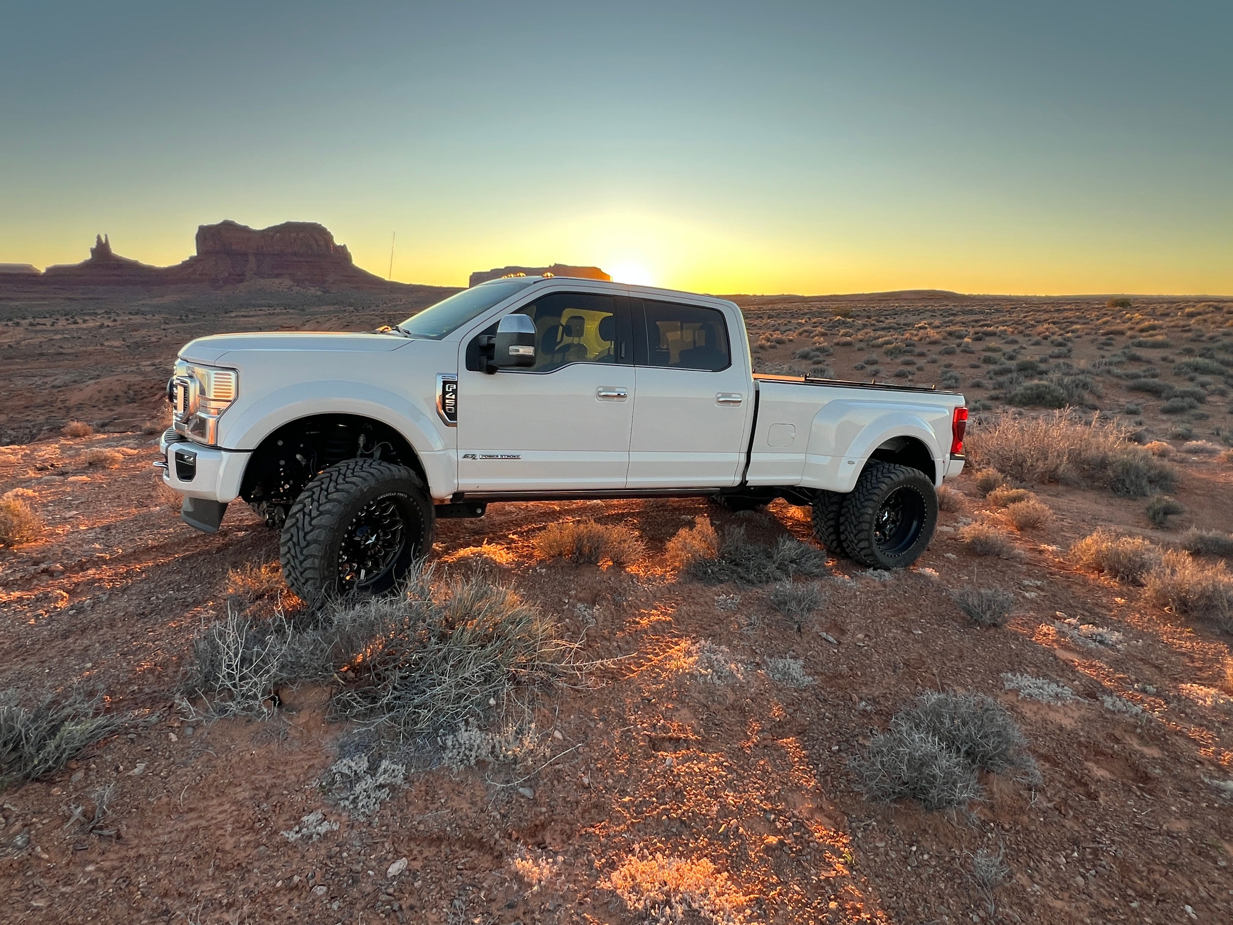 Used 2020 Ford F450 Platinum w/ FX4 Off-Road Package AWD/4WD image 1