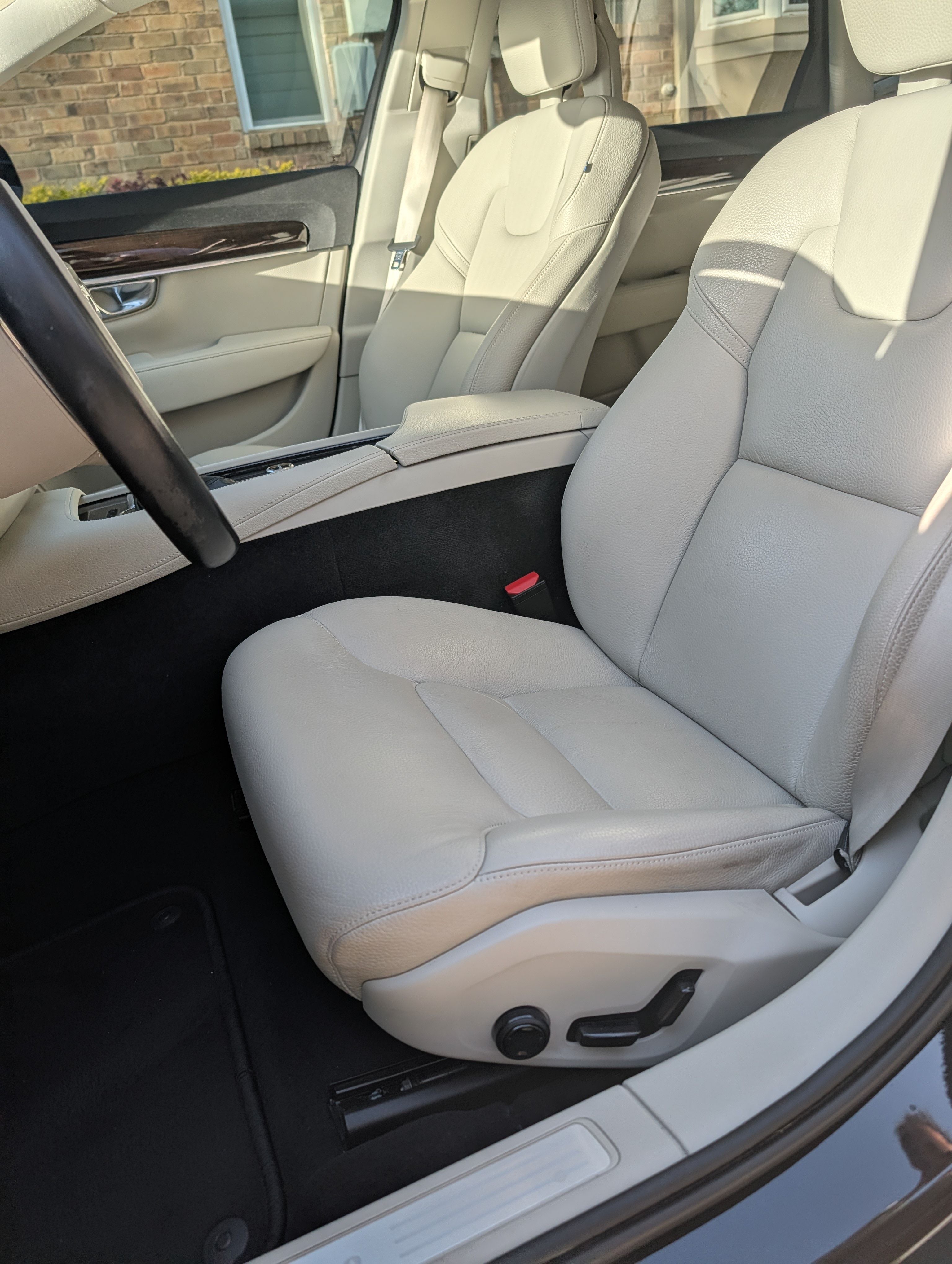 Used 2018 Volvo S90 T5 Momentum w/ Protection Package Premier FWD image 10