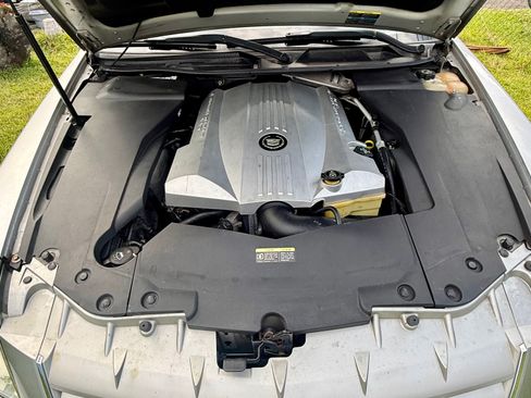 Used 2005 Cadillac STS V8 w/ Preferred Equipment Group RWD image 13