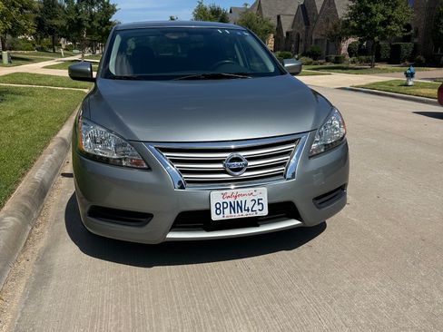 Used 2013 Nissan Sentra SV w/ Premium Pkg FWD image 4