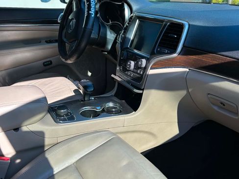 Used 2014 Jeep Grand Cherokee Limited AWD/4WD image 18
