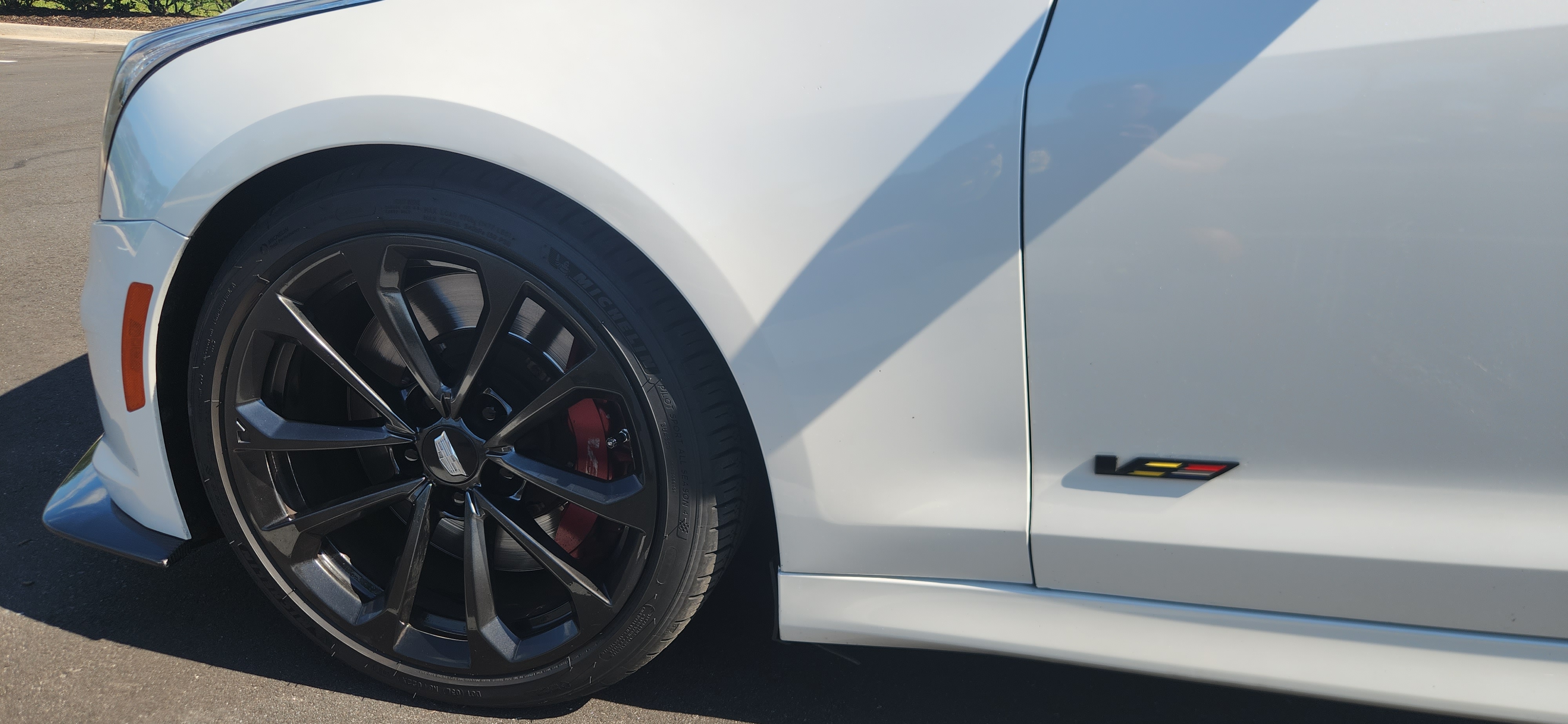 Used 2018 Cadillac ATS V w/ Luxury Package RWD image 18