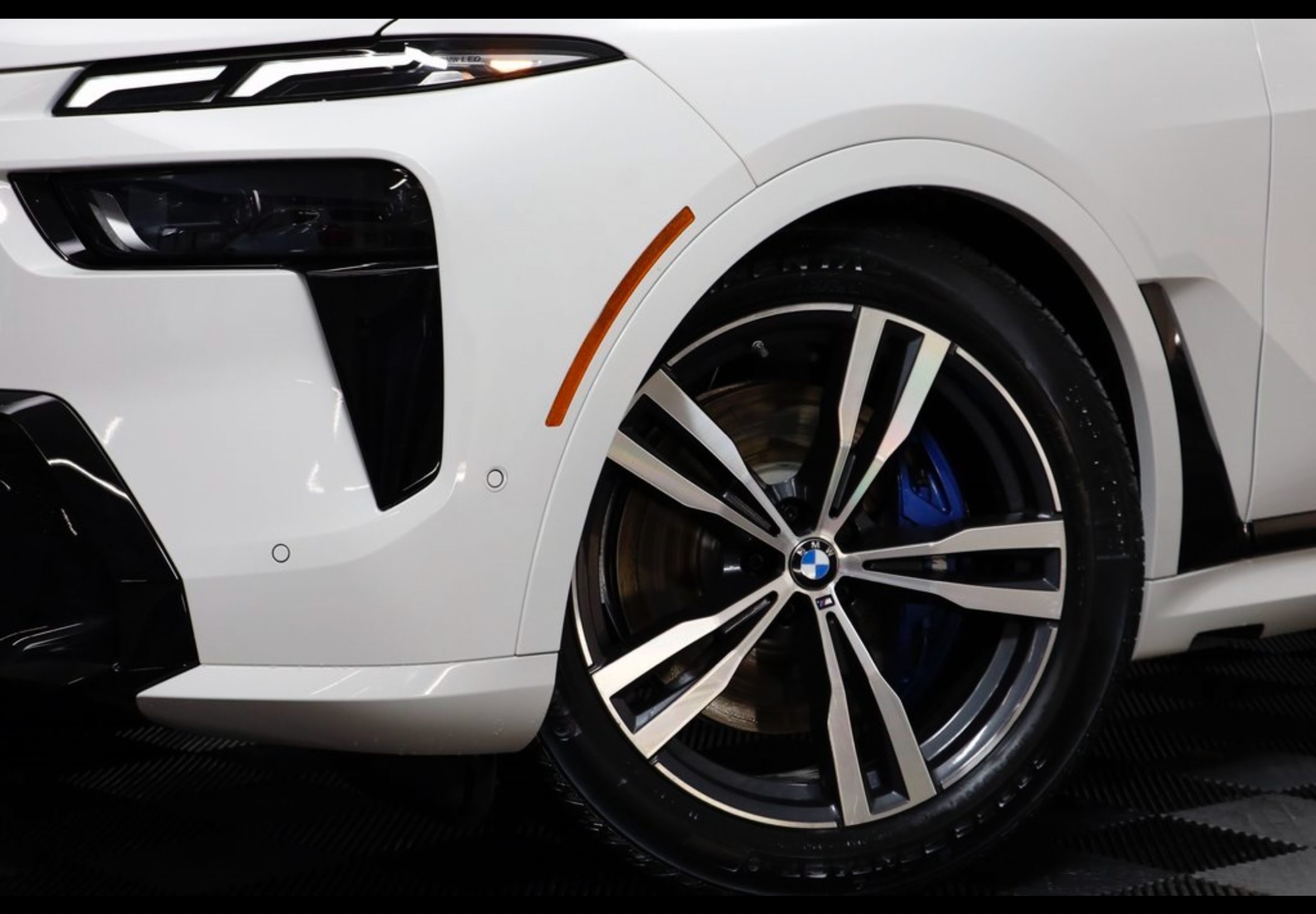 Used 2025 BMW X7 M60i AWD/4WD image 4