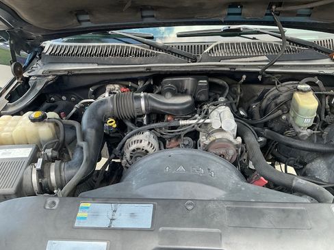 Used 2002 Chevrolet Silverado 1500 2WD Regular Cab image 12