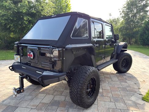 Used 2015 Jeep Wrangler Unlimited Rubicon AWD/4WD image 13