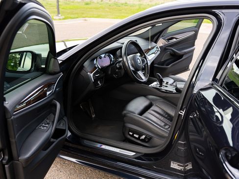 Used 2018 BMW M550i xDrive AWD/4WD image 11