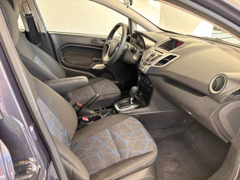 Used 2013 Ford Fiesta SE image 8