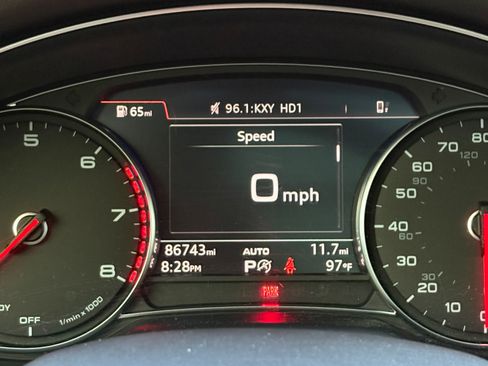 Used 2018 Audi Q7 3.0T Premium AWD/4WD image 10