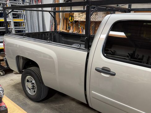 Used 2007 Chevrolet Silverado 2500 LT RWD image 5