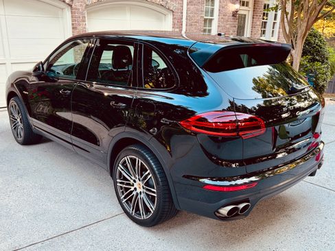 Used 2016 Porsche Cayenne S AWD/4WD image 10
