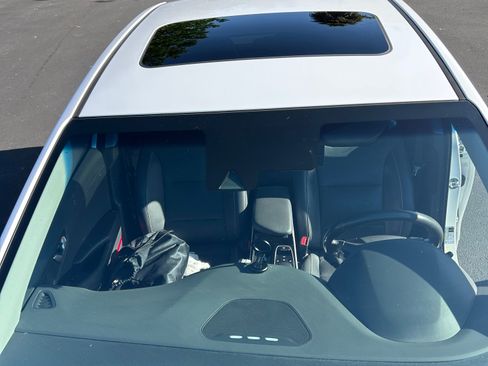 Used 2019 Hyundai Ioniq Limited image 9