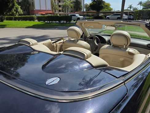 Used 2009 Mercedes-Benz CLK 350 Cabriolet w/ Premium I Pkg image 8