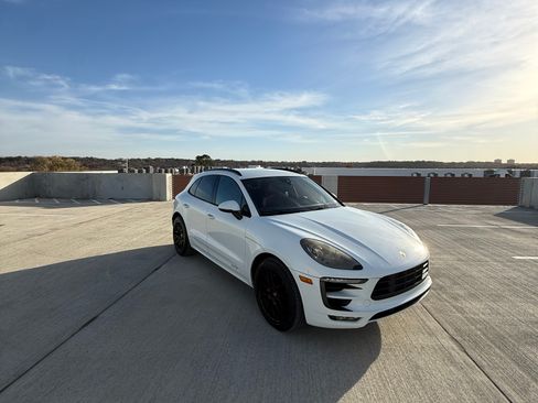 Used 2018 Porsche Macan GTS image 1