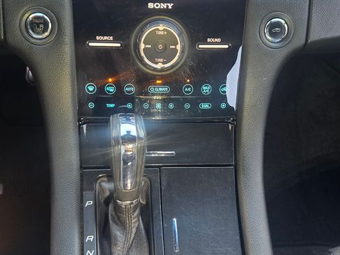 Used 2013 Ford Taurus SHO image 14