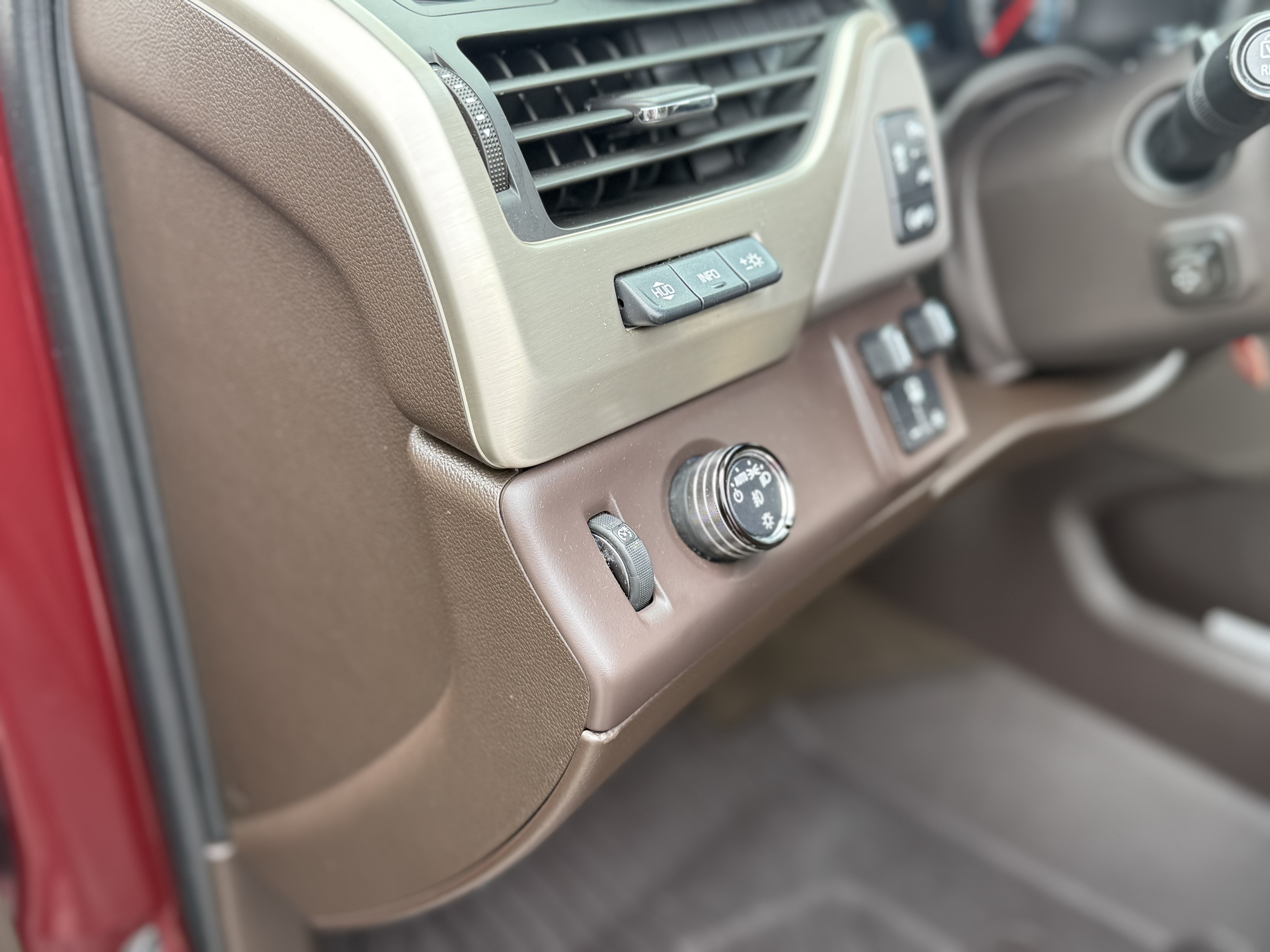 Used 2017 GMC Yukon Denali RWD image 27
