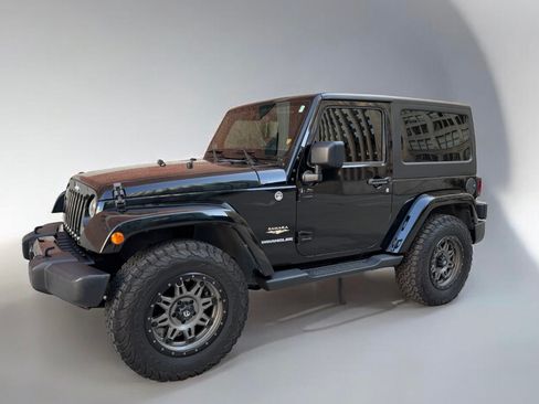 Used 2012 Jeep Wrangler Sahara w/ Connectivity Group AWD/4WD image 2