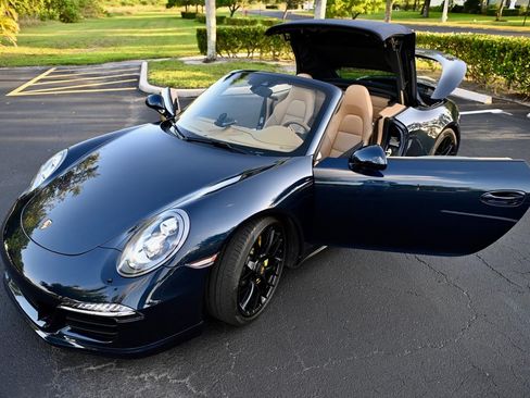 Used 2016 Porsche 911 Carrera 4 GTS image 17