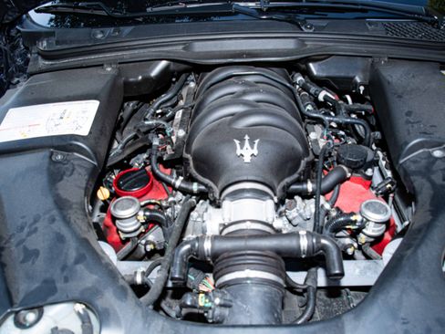 Used 2016 Maserati GranTurismo Sport image 9