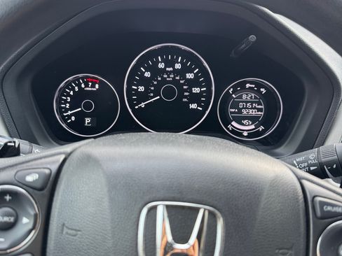 Used 2018 Honda HR-V EX image 5