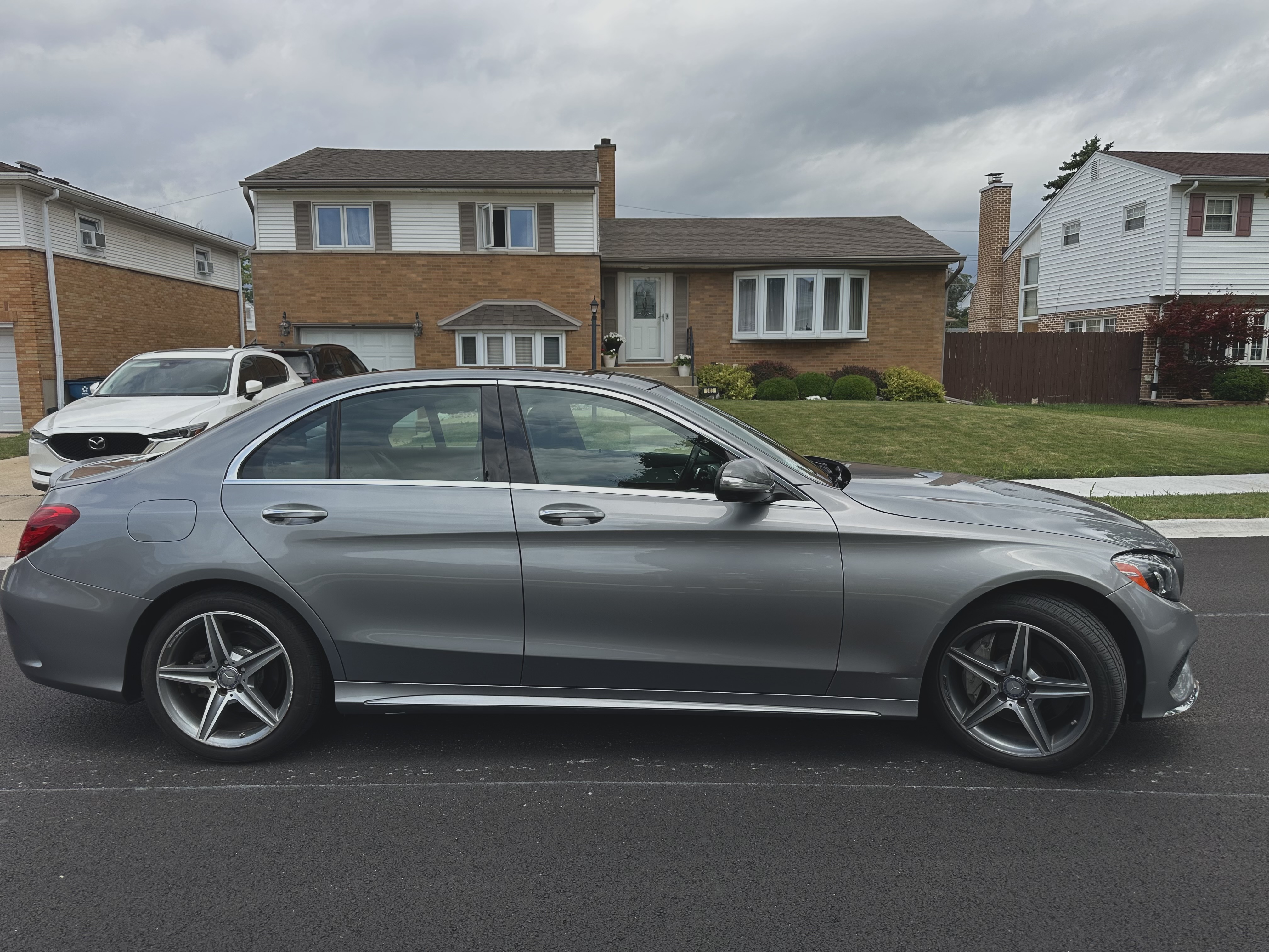 Used 2015 Mercedes-Benz C 300 4MATIC Sedan image 5